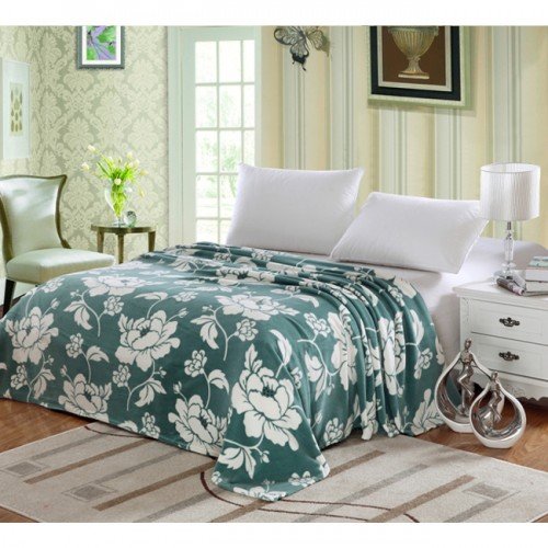 Ben&Jonah Designer Plush King Madison Micro Fleece Jacquard Blanket -Green